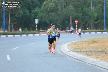 BINH DUONG NEW CITY HALF MARATHON 2024 - Ảnh #1735284