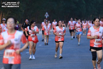 BINH DUONG NEW CITY HALF MARATHON 2024 - Ảnh #1772572