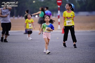 BINH DUONG NEW CITY HALF MARATHON 2024 - Ảnh #1725646