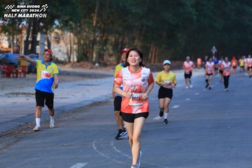 BINH DUONG NEW CITY HALF MARATHON 2024 - Ảnh #1771883