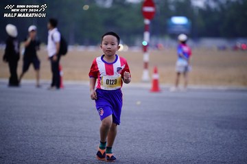 BINH DUONG NEW CITY HALF MARATHON 2024 - Ảnh #1725098