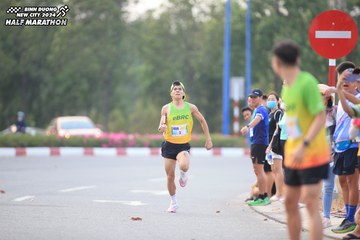 BINH DUONG NEW CITY HALF MARATHON 2024 - Ảnh #1736431