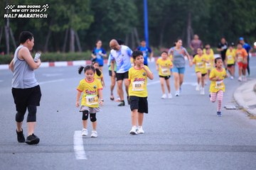 BINH DUONG NEW CITY HALF MARATHON 2024 - Ảnh #1726862