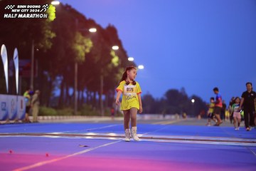 BINH DUONG NEW CITY HALF MARATHON 2024 - Ảnh #1729345