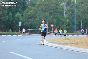 BINH DUONG NEW CITY HALF MARATHON 2024 - Ảnh #1735715