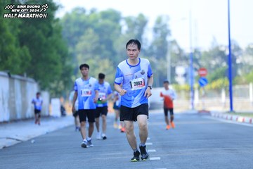 BINH DUONG NEW CITY HALF MARATHON 2024 - Ảnh #1768337