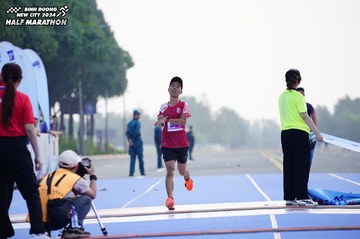 BINH DUONG NEW CITY HALF MARATHON 2024 - Ảnh #1771155