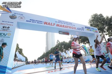 BINH DUONG NEW CITY HALF MARATHON 2024 - Ảnh #1821787