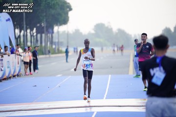 BINH DUONG NEW CITY HALF MARATHON 2024 - Ảnh #1772635