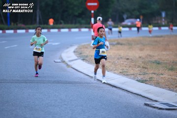 BINH DUONG NEW CITY HALF MARATHON 2024 - Ảnh #1726062