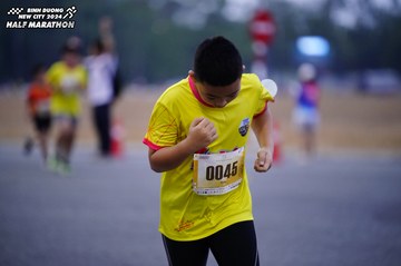 BINH DUONG NEW CITY HALF MARATHON 2024 - Ảnh #1725176