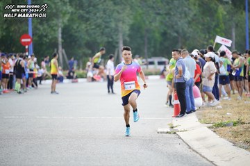 BINH DUONG NEW CITY HALF MARATHON 2024 - Ảnh #1729755