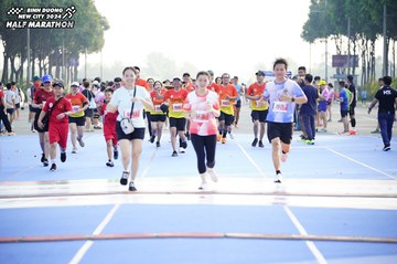 BINH DUONG NEW CITY HALF MARATHON 2024 - Ảnh #1758882