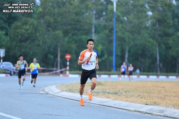 BINH DUONG NEW CITY HALF MARATHON 2024 - Ảnh #1735927