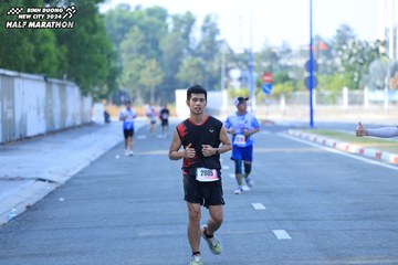 BINH DUONG NEW CITY HALF MARATHON 2024 - Ảnh #1770012