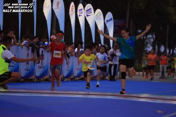 BINH DUONG NEW CITY HALF MARATHON 2024 - Ảnh #1729193