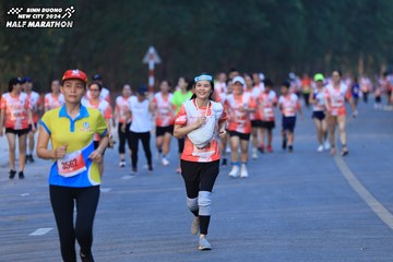 BINH DUONG NEW CITY HALF MARATHON 2024 - Ảnh #1772124