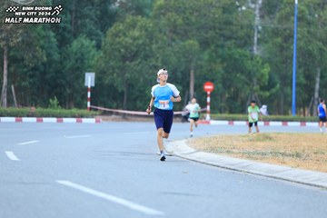 BINH DUONG NEW CITY HALF MARATHON 2024 - Ảnh #1735625