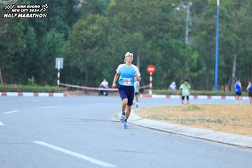 BINH DUONG NEW CITY HALF MARATHON 2024 - Ảnh #1735623