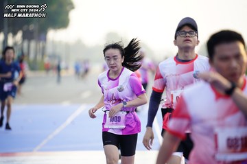 BINH DUONG NEW CITY HALF MARATHON 2024 - Ảnh #1761275