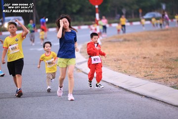 BINH DUONG NEW CITY HALF MARATHON 2024 - Ảnh #1727087