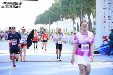 BINH DUONG NEW CITY HALF MARATHON 2024 - Ảnh #1760162