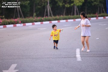 BINH DUONG NEW CITY HALF MARATHON 2024 - Ảnh #1727257