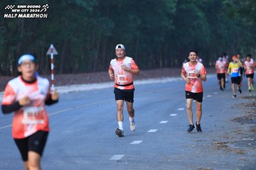 BINH DUONG NEW CITY HALF MARATHON 2024 - Ảnh #1750327
