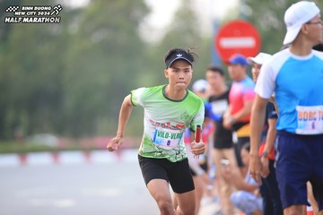 BINH DUONG NEW CITY HALF MARATHON 2024 - Ảnh #1736872
