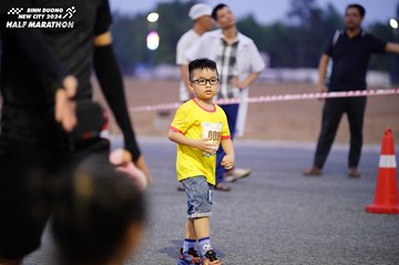 BINH DUONG NEW CITY HALF MARATHON 2024 - Ảnh #1725922