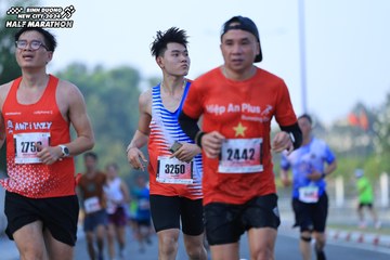 BINH DUONG NEW CITY HALF MARATHON 2024 - Ảnh #1776155