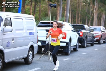 BINH DUONG NEW CITY HALF MARATHON 2024 - Ảnh #1755395