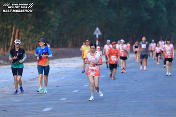 BINH DUONG NEW CITY HALF MARATHON 2024 - Ảnh #1771947