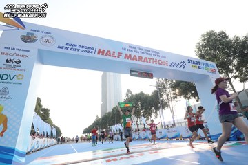 BINH DUONG NEW CITY HALF MARATHON 2024 - Ảnh #1821435