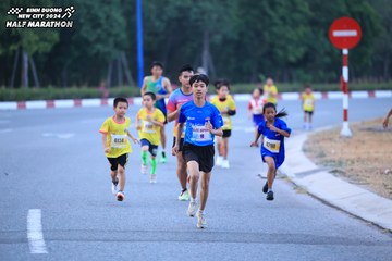 BINH DUONG NEW CITY HALF MARATHON 2024 - Ảnh #1726213