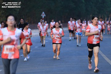 BINH DUONG NEW CITY HALF MARATHON 2024 - Ảnh #1772563