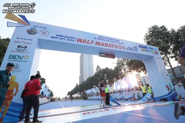 BINH DUONG NEW CITY HALF MARATHON 2024 - Ảnh #1738091