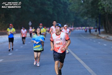 BINH DUONG NEW CITY HALF MARATHON 2024 - Ảnh #1771758