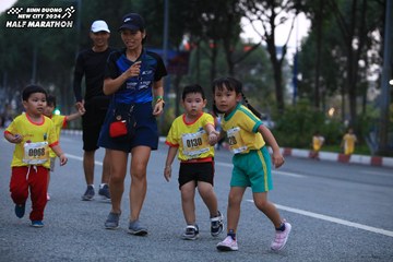 BINH DUONG NEW CITY HALF MARATHON 2024 - Ảnh #1727835