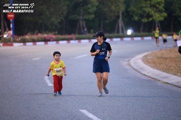BINH DUONG NEW CITY HALF MARATHON 2024 - Ảnh #1727288