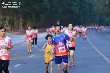 BINH DUONG NEW CITY HALF MARATHON 2024 - Ảnh #1772083