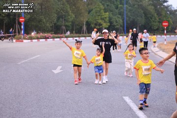 BINH DUONG NEW CITY HALF MARATHON 2024 - Ảnh #1727189