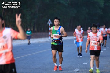 BINH DUONG NEW CITY HALF MARATHON 2024 - Ảnh #1750383