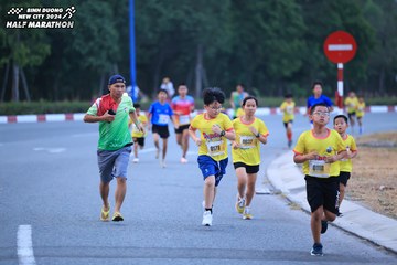 BINH DUONG NEW CITY HALF MARATHON 2024 - Ảnh #1726183