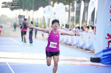 BINH DUONG NEW CITY HALF MARATHON 2024 - Ảnh #1759335