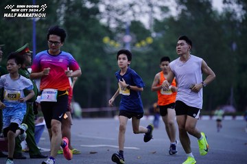 BINH DUONG NEW CITY HALF MARATHON 2024 - Ảnh #1724494