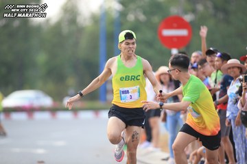 BINH DUONG NEW CITY HALF MARATHON 2024 - Ảnh #1736442