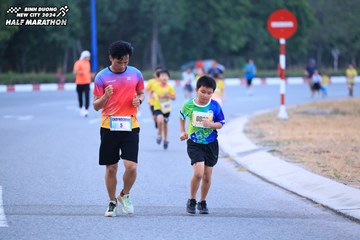 BINH DUONG NEW CITY HALF MARATHON 2024 - Ảnh #1726426