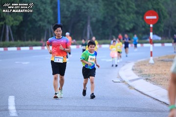 BINH DUONG NEW CITY HALF MARATHON 2024 - Ảnh #1725599