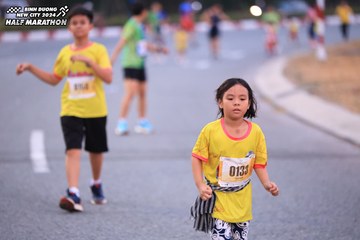BINH DUONG NEW CITY HALF MARATHON 2024 - Ảnh #1727101